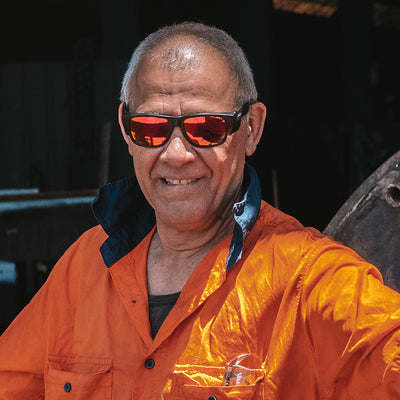 Fusions Matte Black Frame Mirror Red Polarised Lens